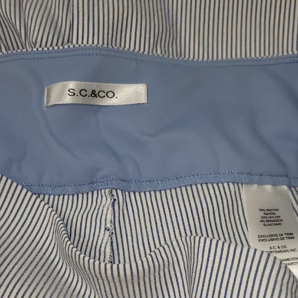 Blue and White Striped Capris with Classic Style - Picture 2 of 8